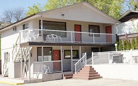 Canadas Best Value Inn & Suites-Vernon